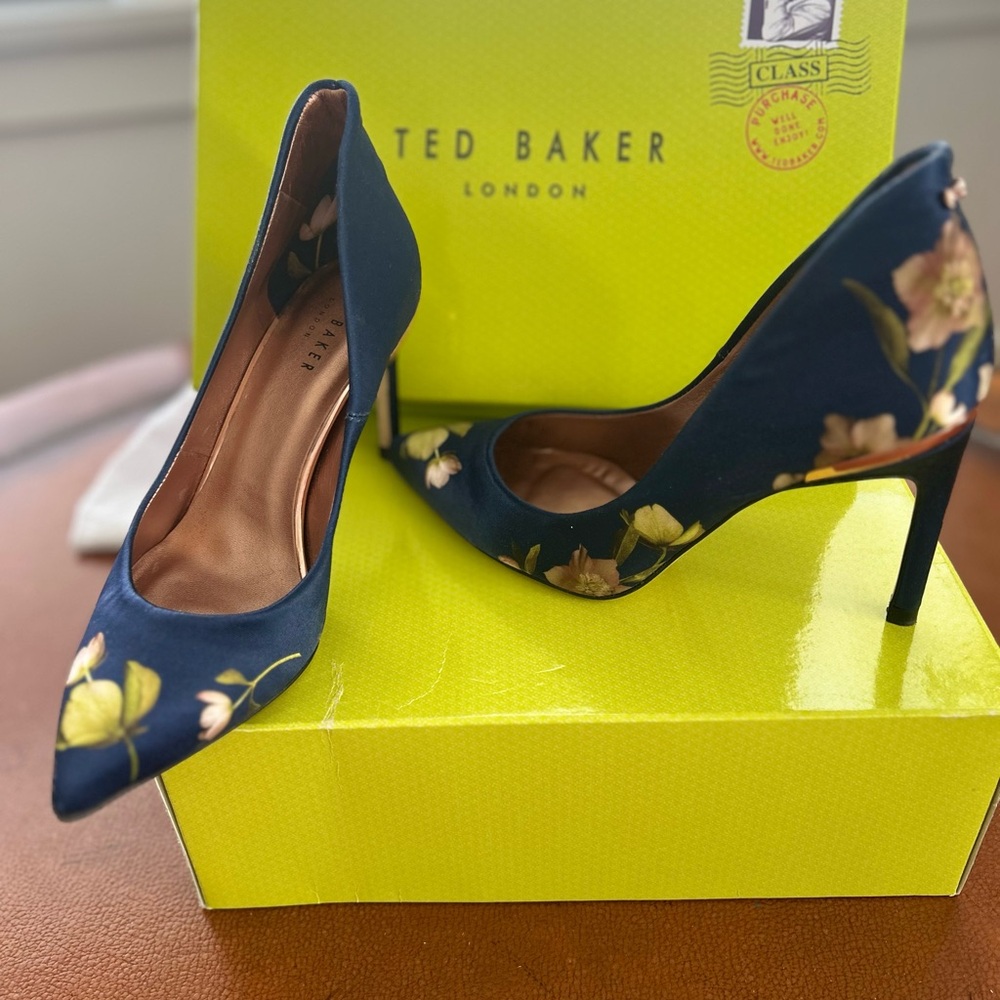 Ted Baker Women's Floral Navy Heels - Picture 3 of 7